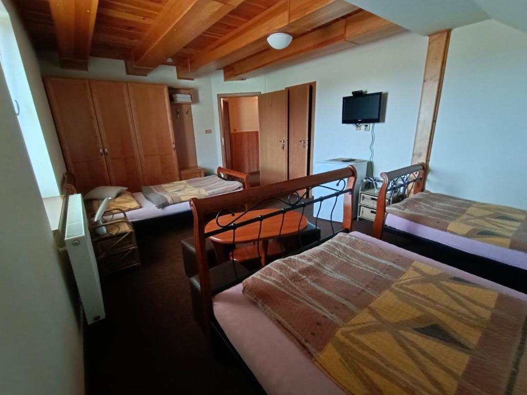 Penzion Nove Dvory Kutná Hora Buitenkant foto